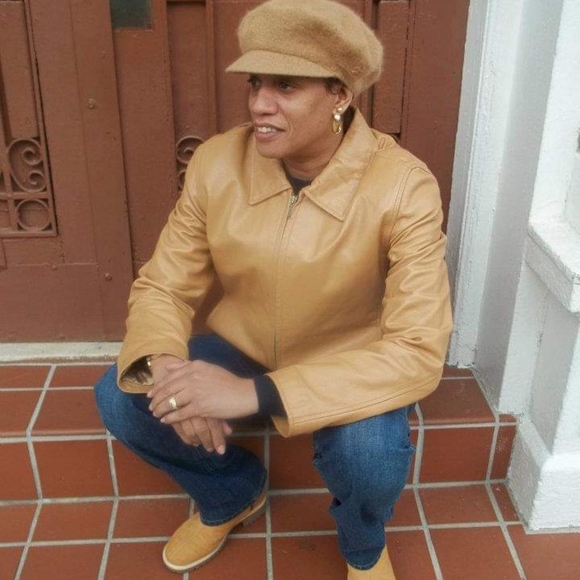 Meet your Posher, Maggie - Picture 1 of 2